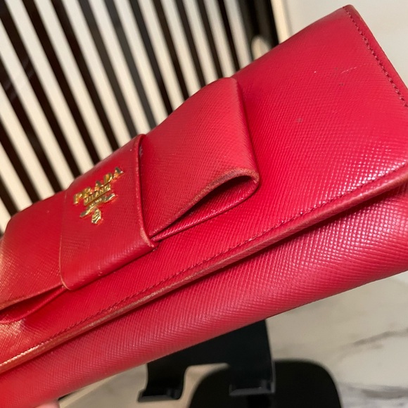 Prada Red Bow Wallet Saffiano Leather - Picture 8 of 17